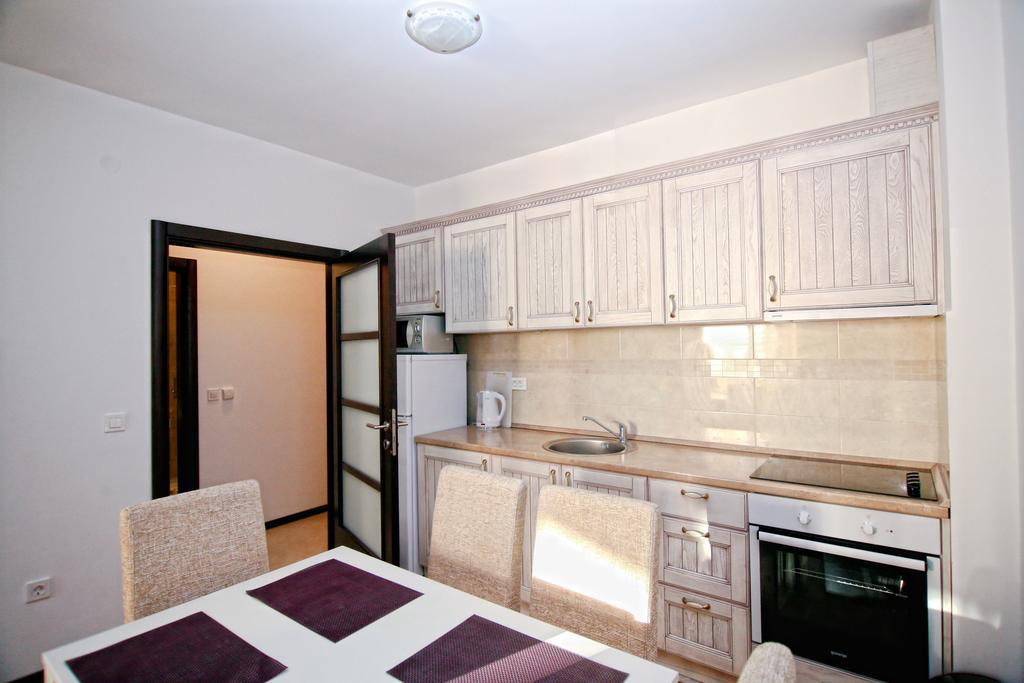 Atrium Apartment *