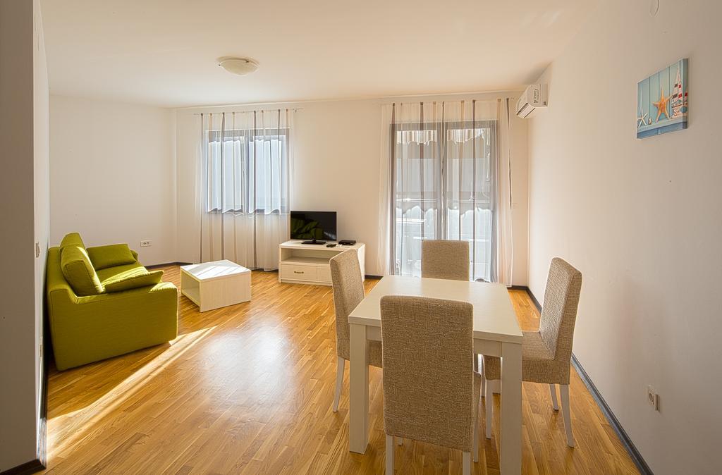 Apartment Atrium