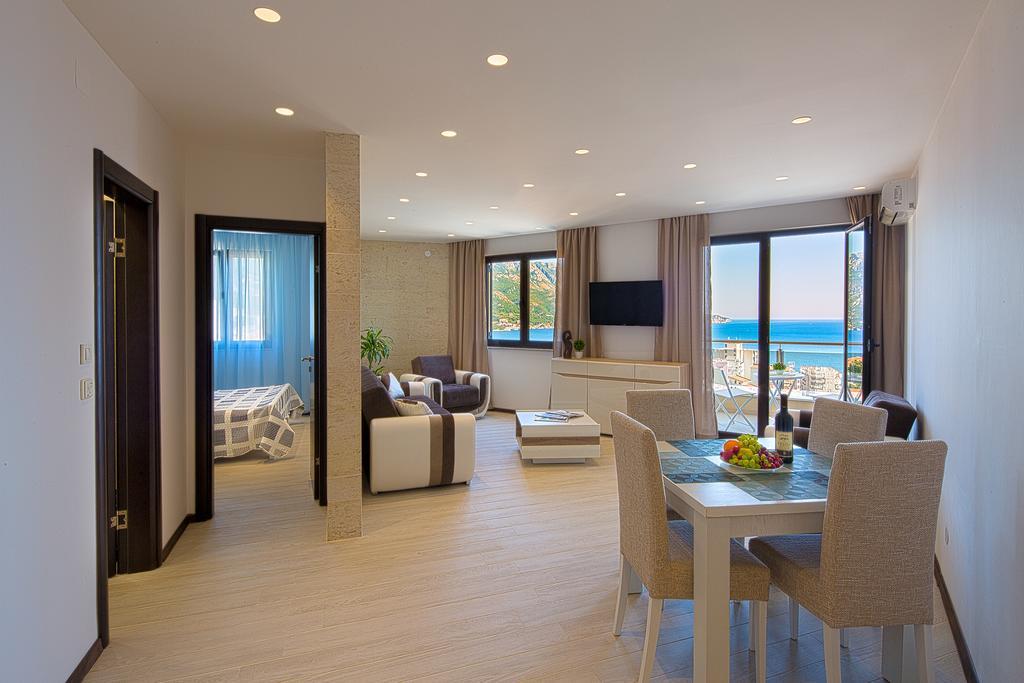 Atrium Apartment