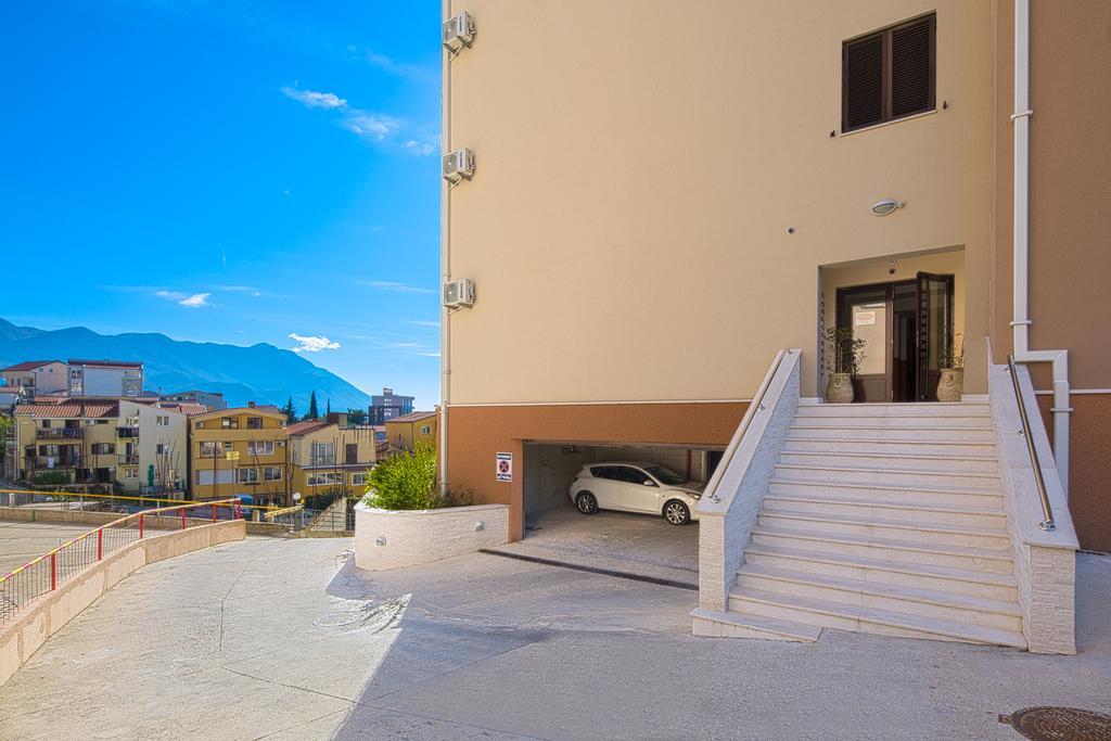 Apartment Atrium